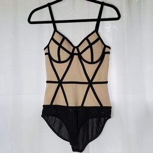 🌷 F21 cream bodysuit